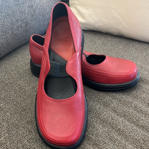 Dansko Elle Red Pebble Leather Mary Jane Slip On Clogs Size 8.5 Portugal - Picture 3 of 15